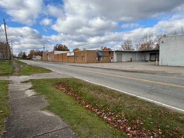 1666 McMyler St, Warren, OH for lease - Building Photo - Image 1 of 4