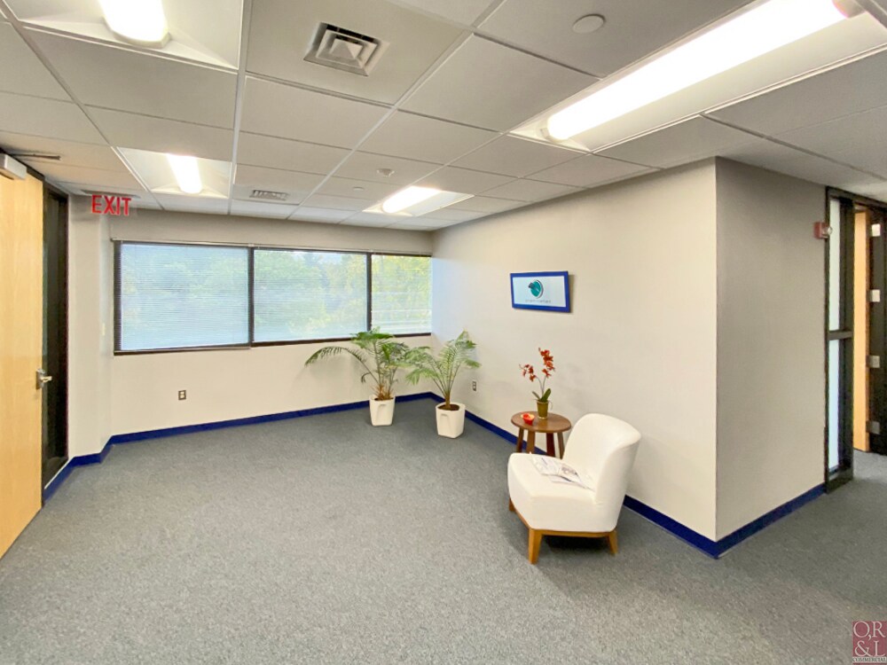 360 Bloomfield Ave, Windsor, CT 06095 Office for Lease