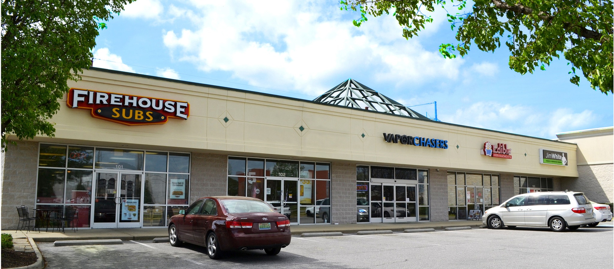 1577 Laskin Rd, Virginia Beach, VA for lease Primary Photo- Image 1 of 4