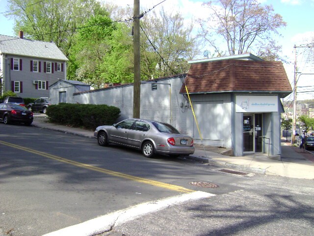 165-169 Center St, Shelton, CT for sale - Primary Photo - Image 1 of 1