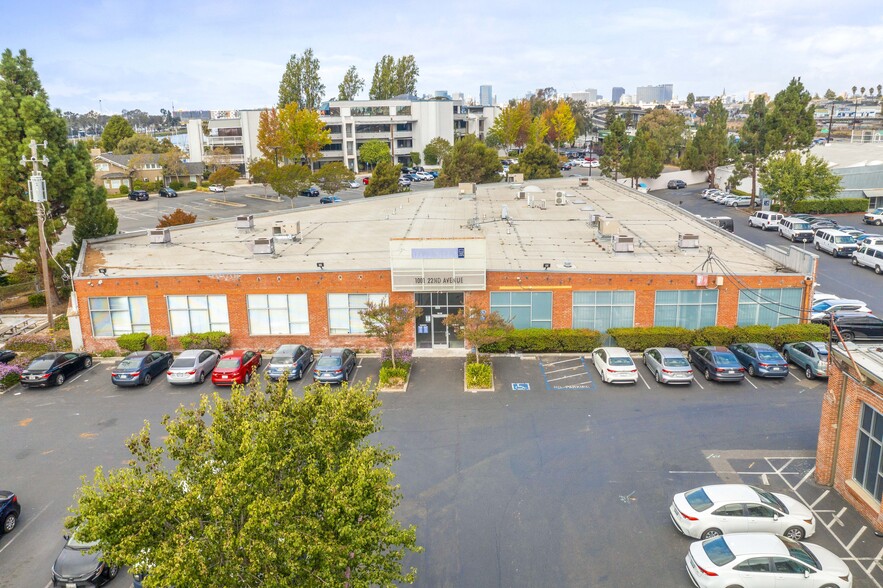 1035-1045 22nd Ave, Oakland, CA for lease - Building Photo - Image 2 of 4