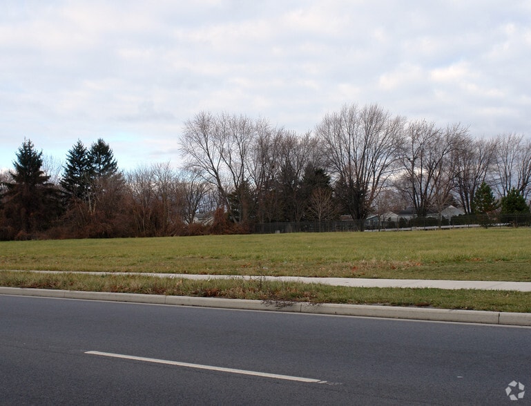 3832, 3862, 3904 AIRPORT HIGHWAY -LAND portfolio of 3 properties for sale on LoopNet.com - Primary Photo - Image 3 of 3