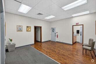 75-5699 Kopiko St, Kailua Kona, HI for lease Interior Photo- Image 2 of 6