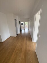 17 Rue De L'Hotel De Ville, Neuilly-sur-Seine for lease Interior Photo- Image 2 of 8