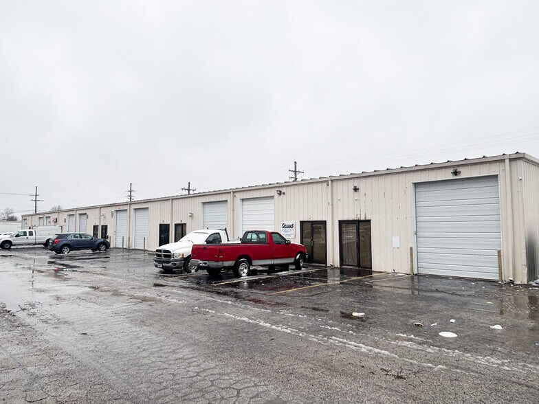 2925 E Chestnut Expy, Springfield, MO for sale - Building Photo - Image 1 of 1