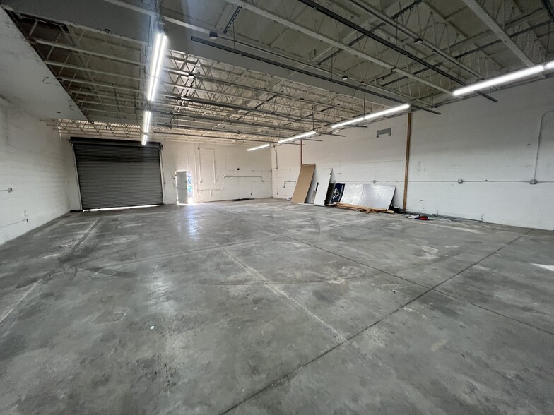 1100 E 11th St, Los Angeles, CA for lease - Interior Photo - Image 1 of 8