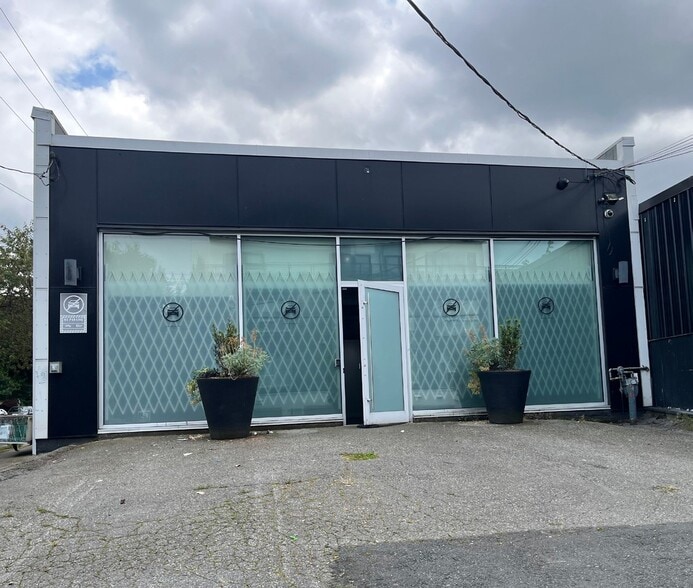 1595 E Pender St, Vancouver, BC for lease - Building Photo - Image 2 of 2