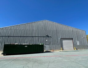 25545-25710 Springbrook Ave, Santa Clarita, CA for lease Building Photo- Image 1 of 3