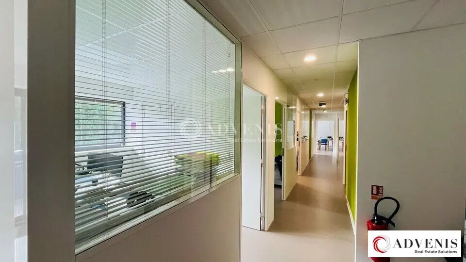 Office in Pessac for lease - Interior Photo - Image 3 of 11