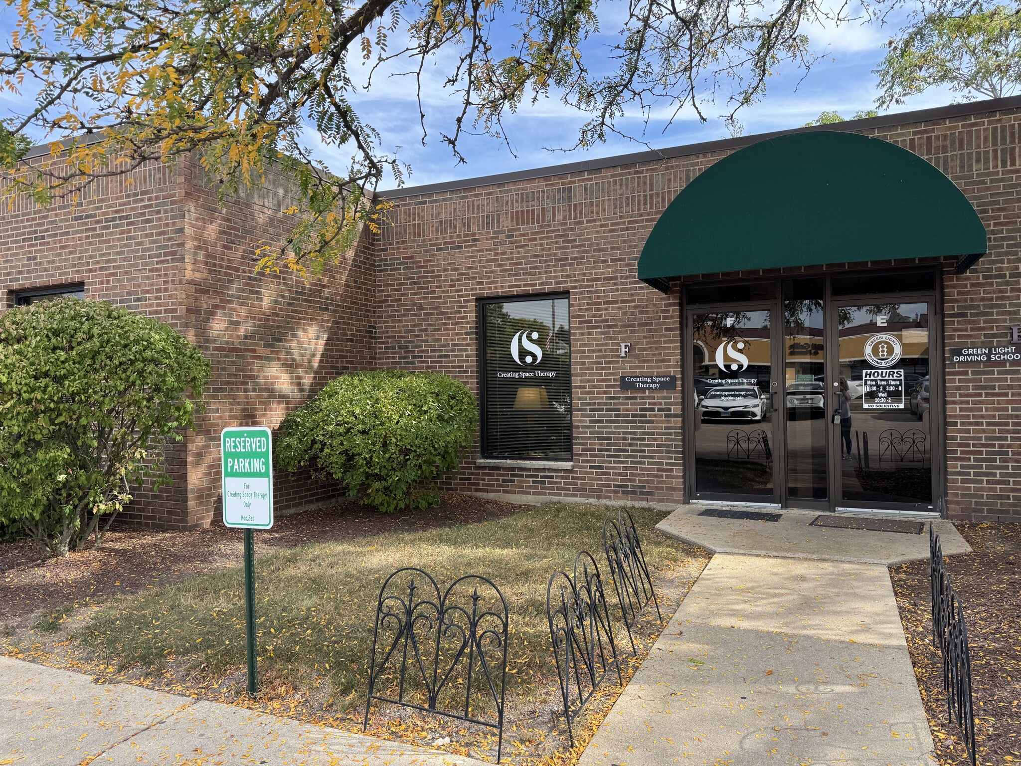 34 N Island Ave, Batavia, IL for lease Interior Photo- Image 1 of 10