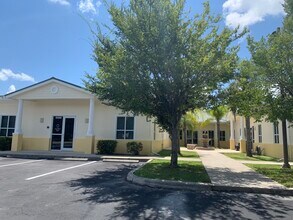 5586 Broadcast Ct, Lakewood Ranch, FL for lease Interior Photo- Image 2 of 7