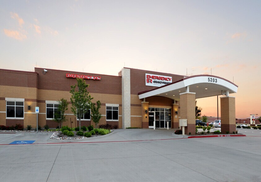 5203 Lake Ridge Pky, Grand Prairie, TX 75052