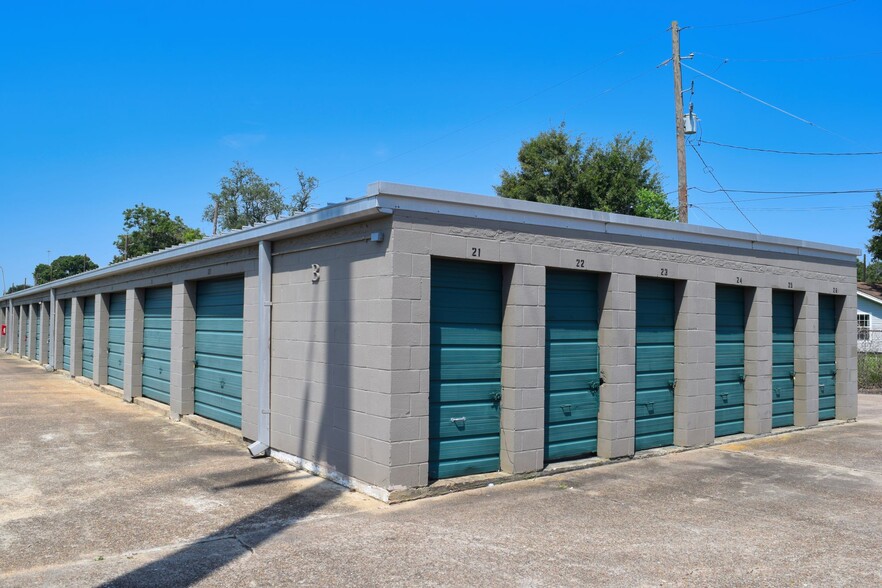 7995 College St, Beaumont, TX for sale - Building Photo - Image 3 of 10