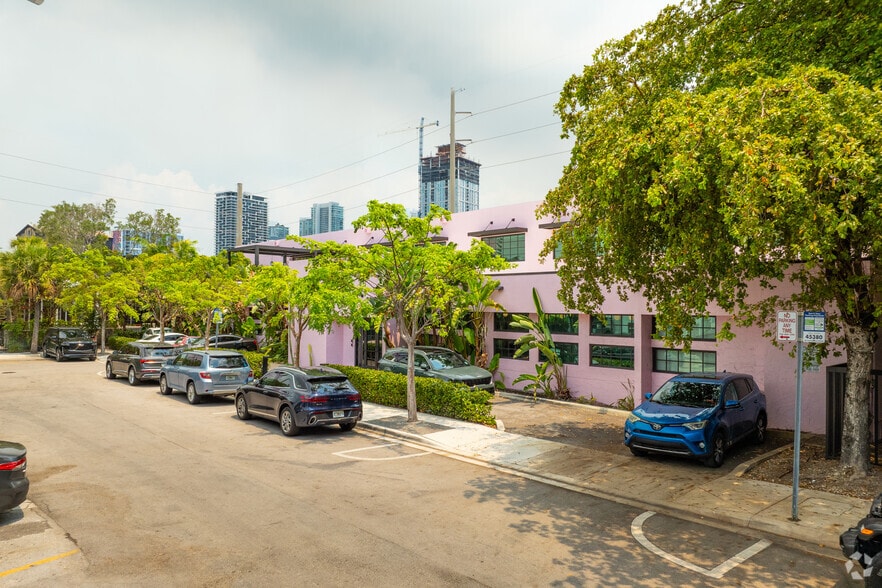 2319 N Miami Ave, Miami, FL for lease - Primary Photo - Image 1 of 6