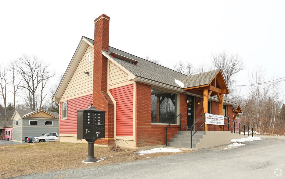 1604 Us-9, Clifton Park, NY for sale - Primary Photo - Image 1 of 1