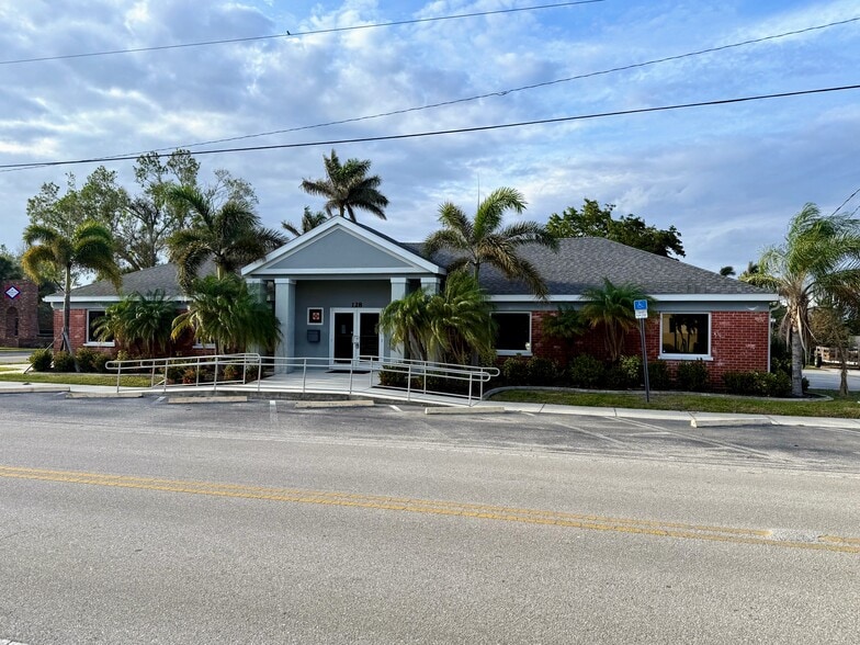 128 W Charlotte Ave, Punta Gorda, FL for sale - Building Photo - Image 2 of 65