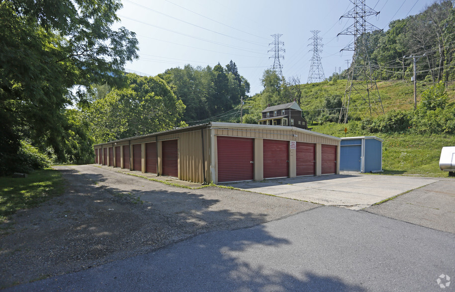 735 Hill St, Kittanning, PA for sale - Primary Photo - Image 1 of 3