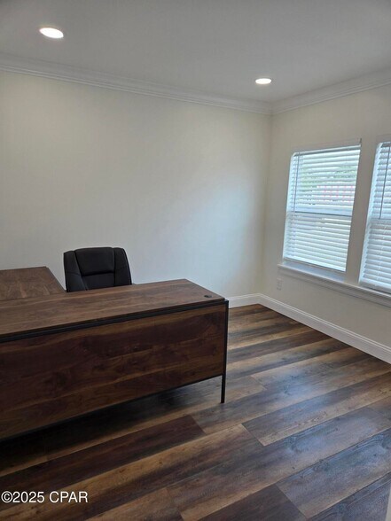 215 W 11th St, Panama City, FL for lease - Interior Photo - Image 2 of 13