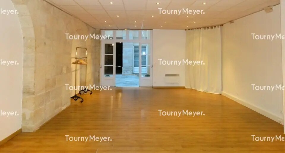 Office in Bordeaux for lease - Building Photo - Image 3 of 4