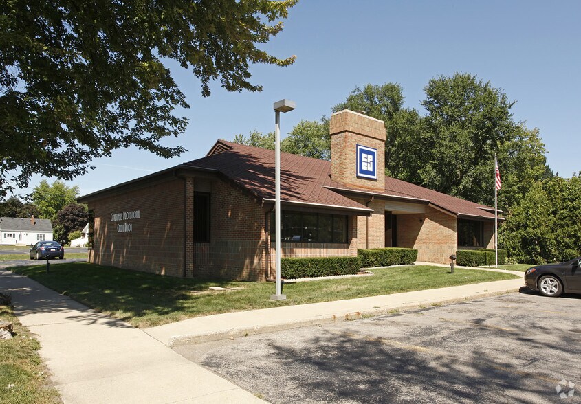 611 N Wisner St, Jackson, MI 49202