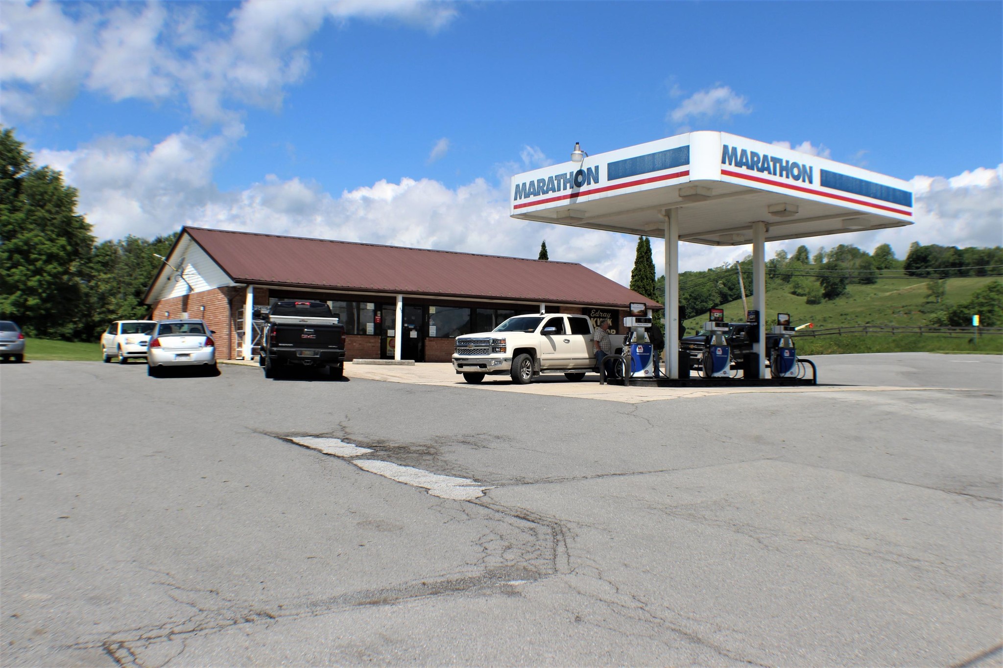 21613 Seneca Trl, Marlinton, WV for sale Primary Photo- Image 1 of 1