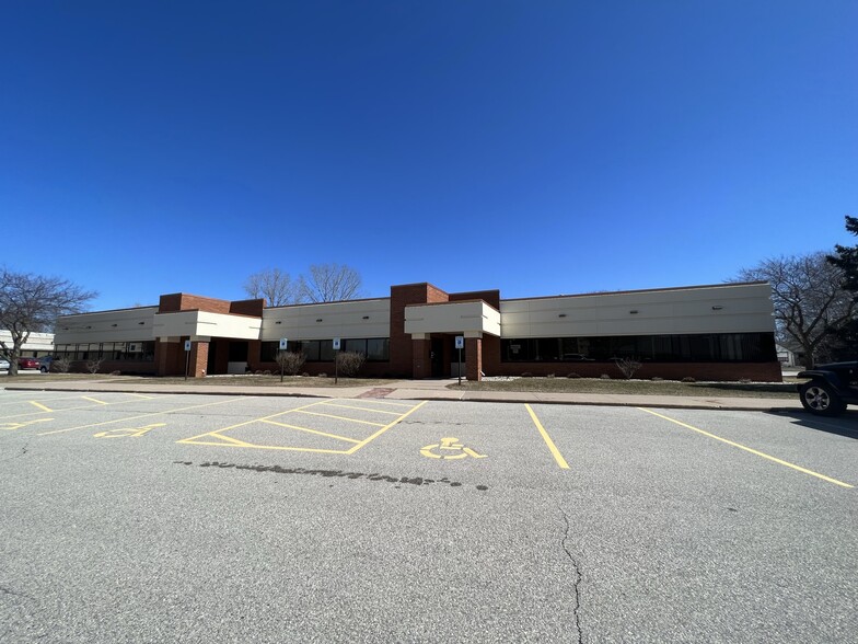 14 Tri Park Way, Appleton, WI for lease - Building Photo - Image 1 of 16