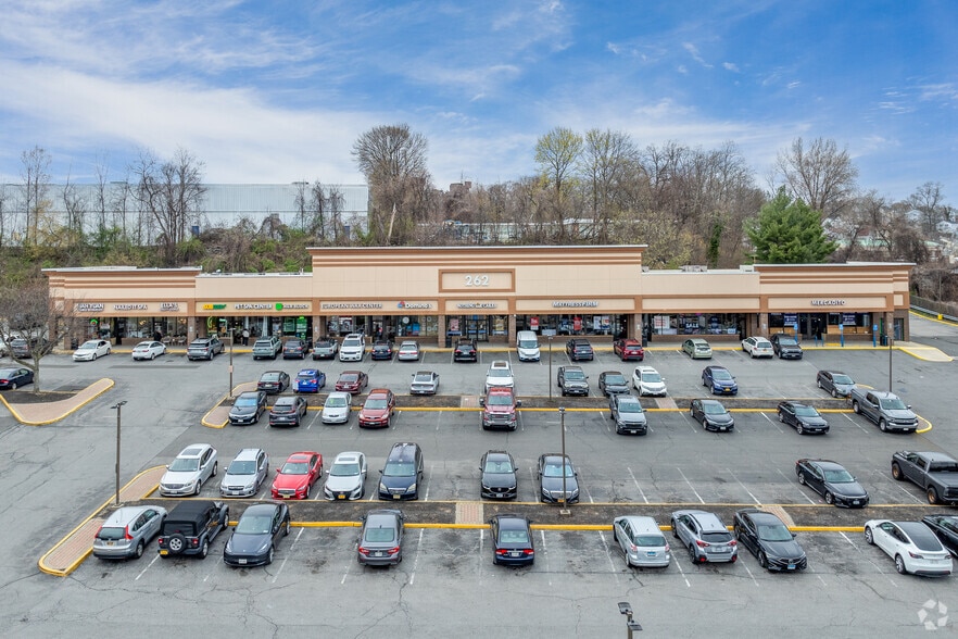 262 Boston Post Rd, Port Chester, NY for lease - Building Photo - Image 3 of 4
