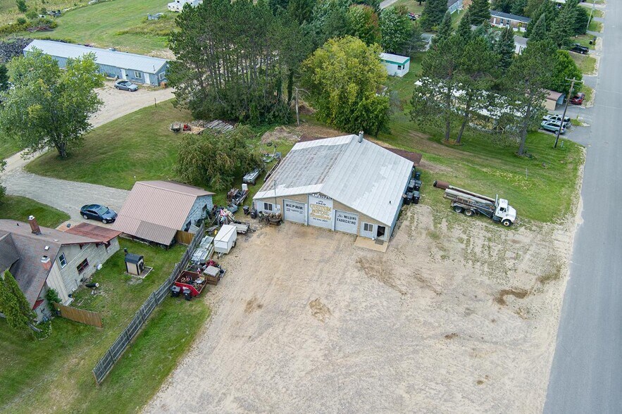 6953 Batogowski Dr, Three Lakes, WI for sale - Building Photo - Image 1 of 1