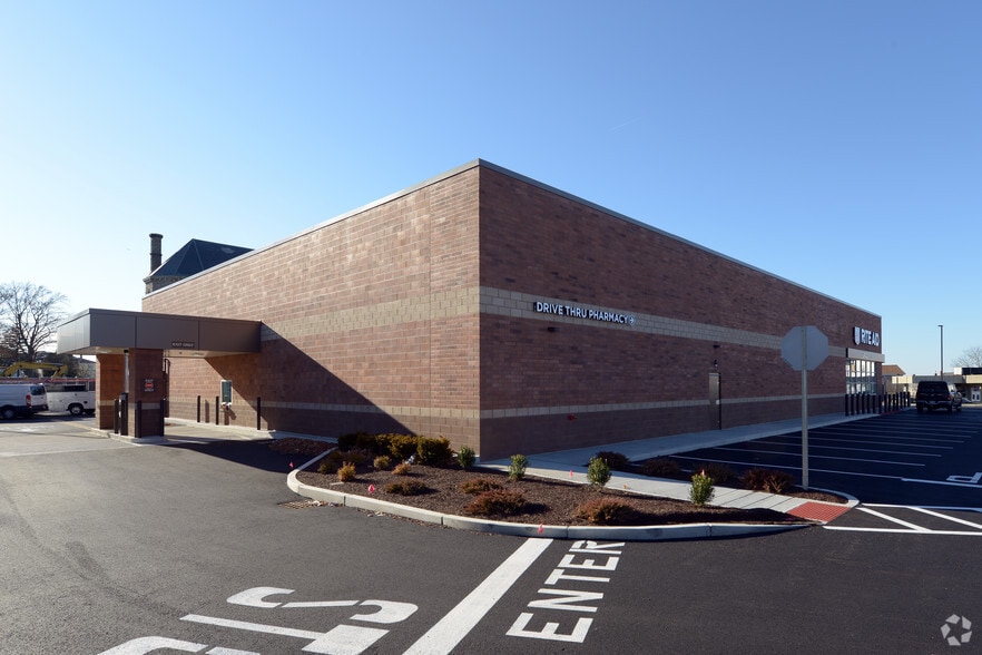 1512 S Main St, Fall River, MA for lease - Building Photo - Image 3 of 5