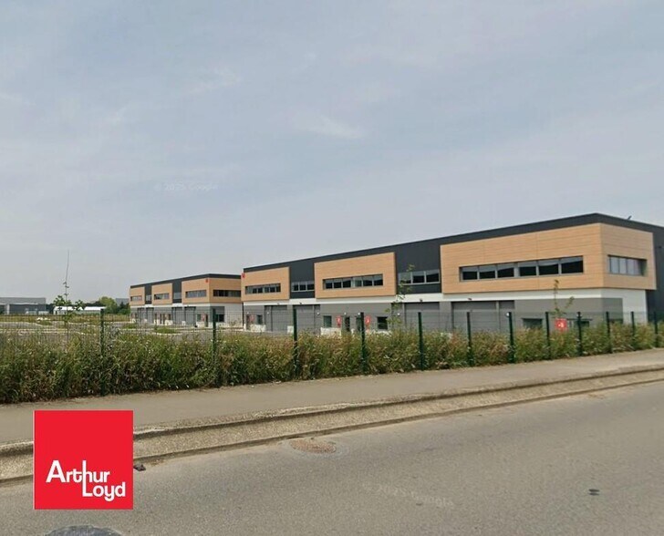 Flex in Ver-lès-Chartres for lease - Building Photo - Image 3 of 6