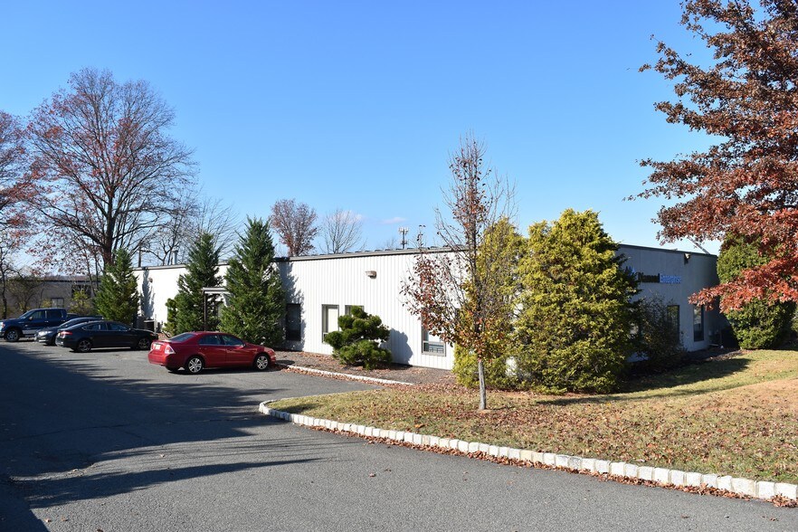 321 Snyder Ave, Berkeley Heights, NJ for sale - Building Photo - Image 1 of 1
