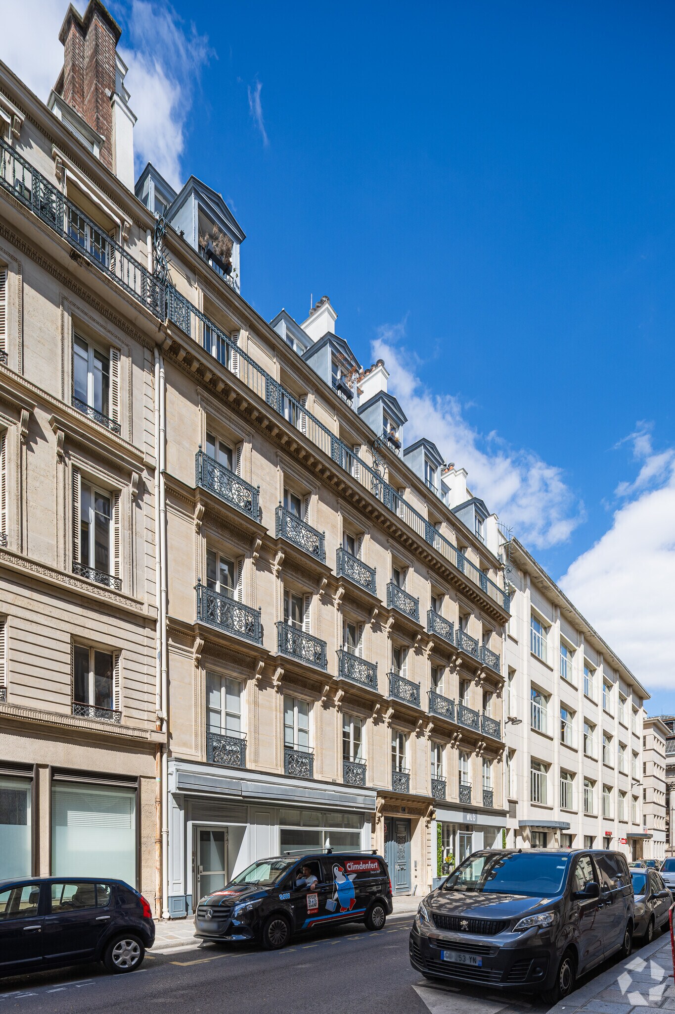 17 Rue De La Banque, Paris for lease Primary Photo- Image 1 of 13