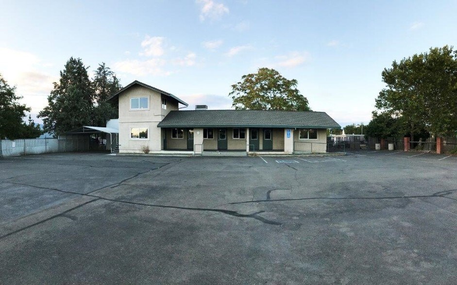 380 E Cypress Ave, Redding, CA 96002