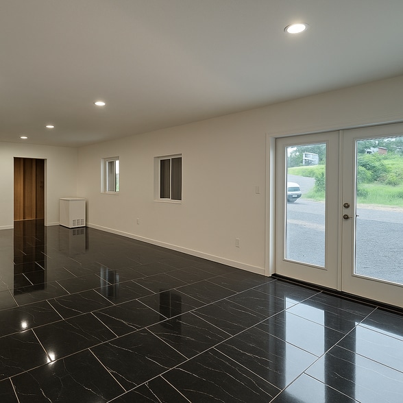 4980 Mobile Hwy, Pensacola, FL for sale - Building Photo - Image 2 of 8