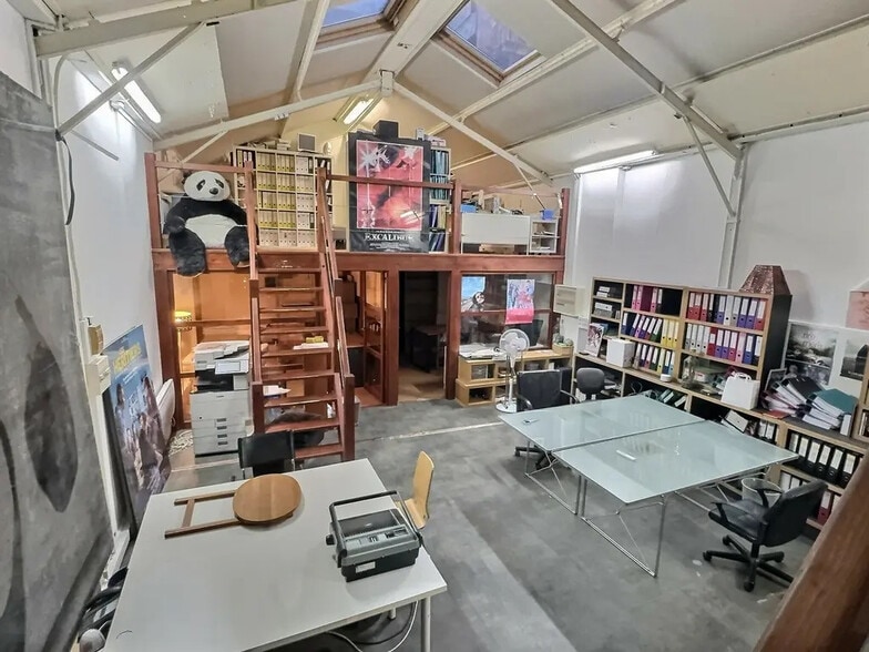 Office in Paris for lease - Interior Photo - Image 1 of 8