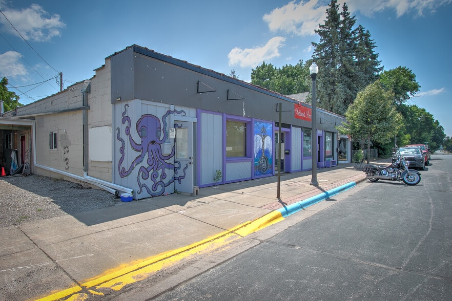 220 S Ashland St, Cambridge, MN for sale - Building Photo - Image 1 of 42