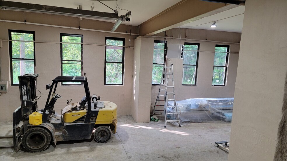 2763 Highway 6, Slate Hill, NY 10973 11,720 SF in TC2 Zoning