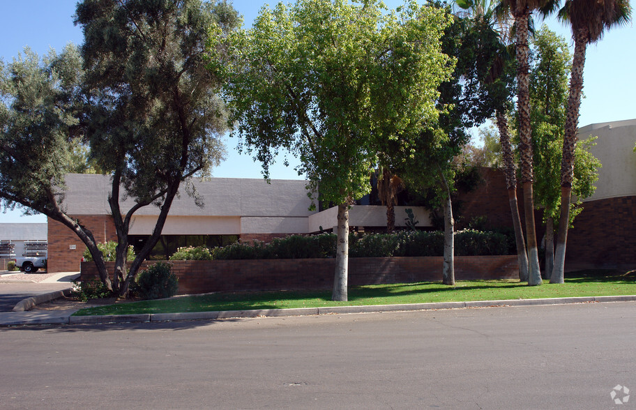 112 W Julie Dr, Tempe, AZ for sale - Primary Photo - Image 1 of 1