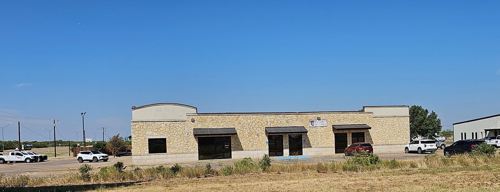 5800 Kell Blvd, Wichita Falls, TX for lease - Building Photo - Image 3 of 7