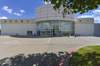 1105 W Pipeline Rd, Hurst, TX for lease Building Photo- Image 2 of 3