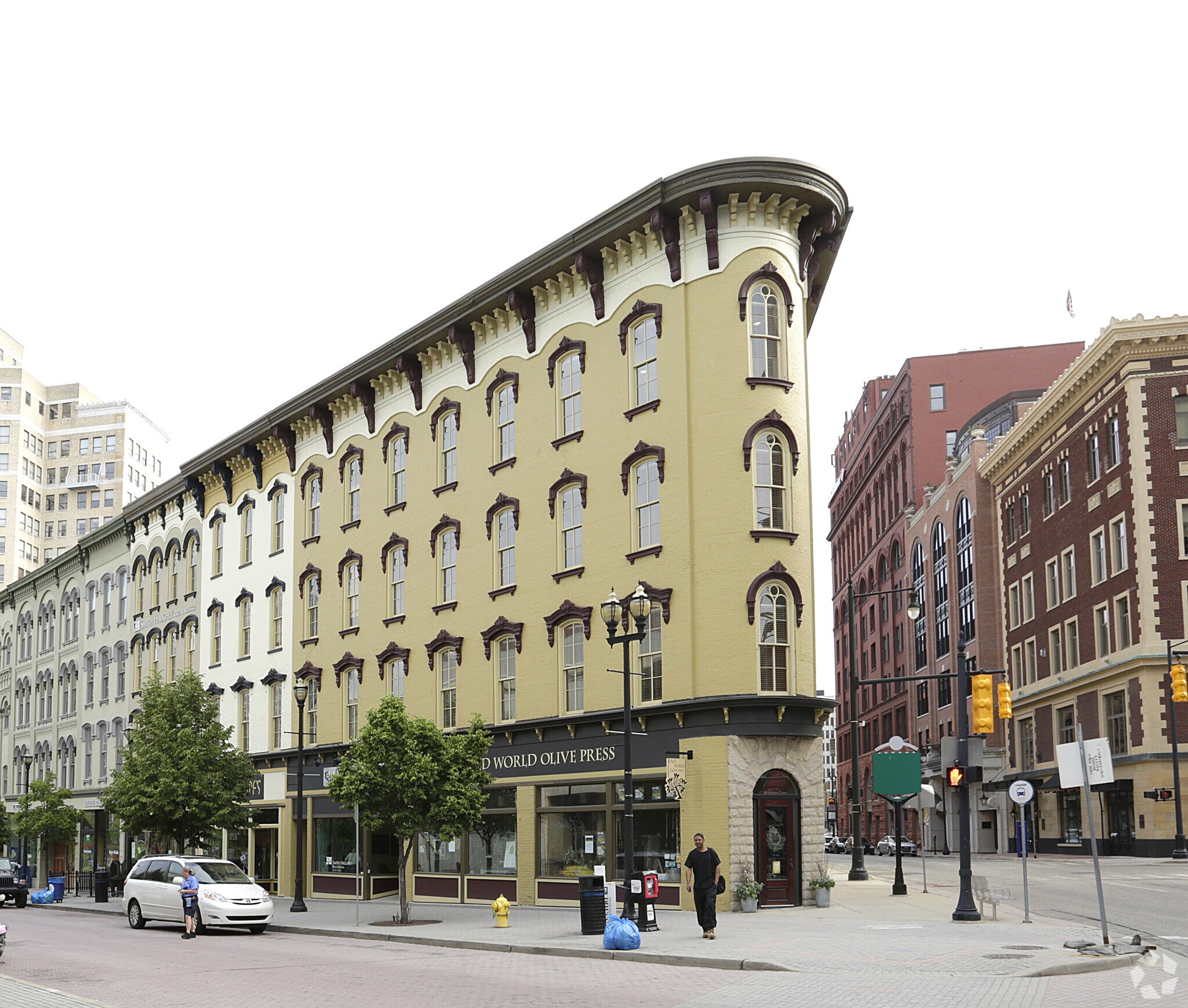 100-110 Monroe Center St NW, Grand Rapids, MI for sale Primary Photo- Image 1 of 1