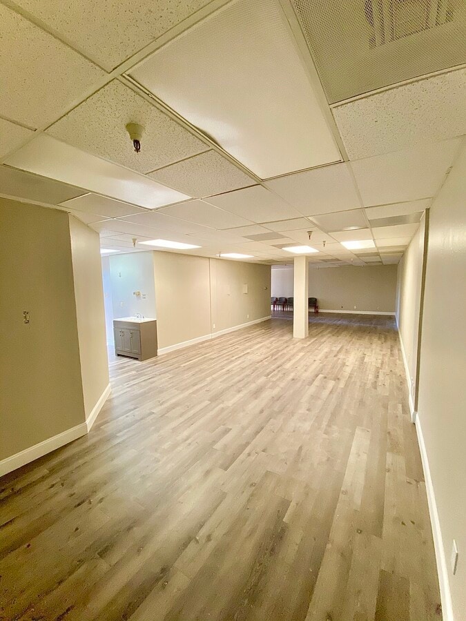 695 Oak Grove Ave, Menlo Park, CA 94025 - Unit 310-320 - - Interior Photo - Image 2 of 5