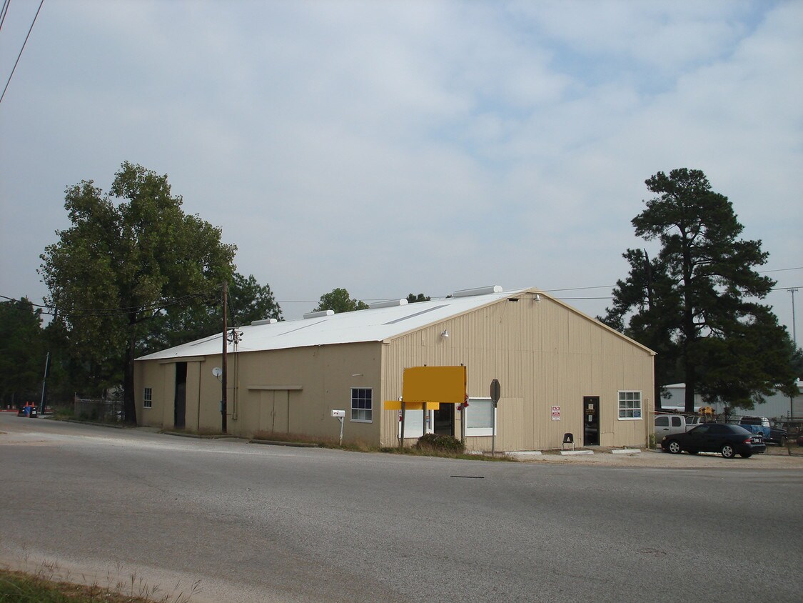 101 Hilbig Rd, Conroe, TX 77301