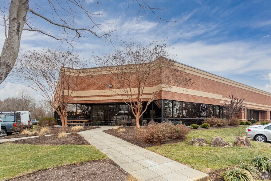 1700-1750 E Parham Rd, Richmond, VA for sale - Primary Photo - Image 1 of 1