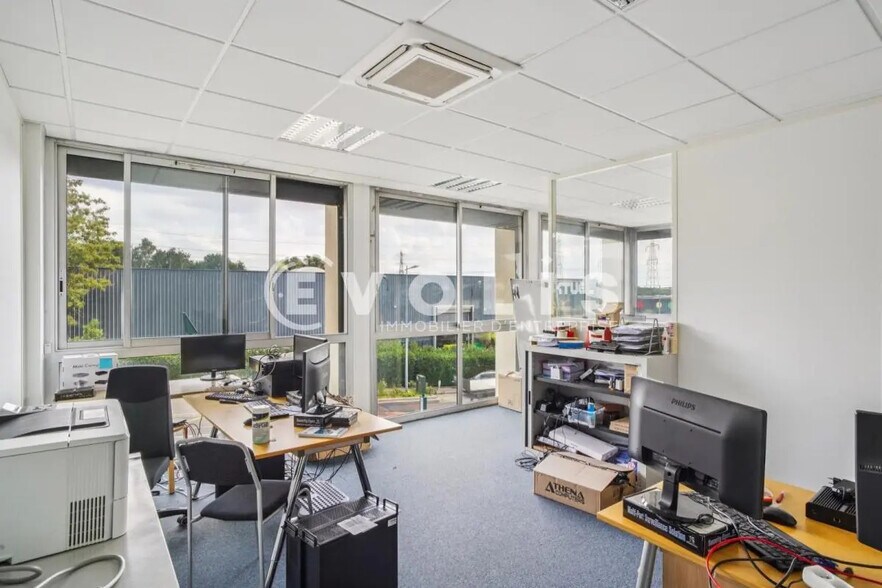 Office in Palaiseau for sale - Building Photo - Image 3 of 11