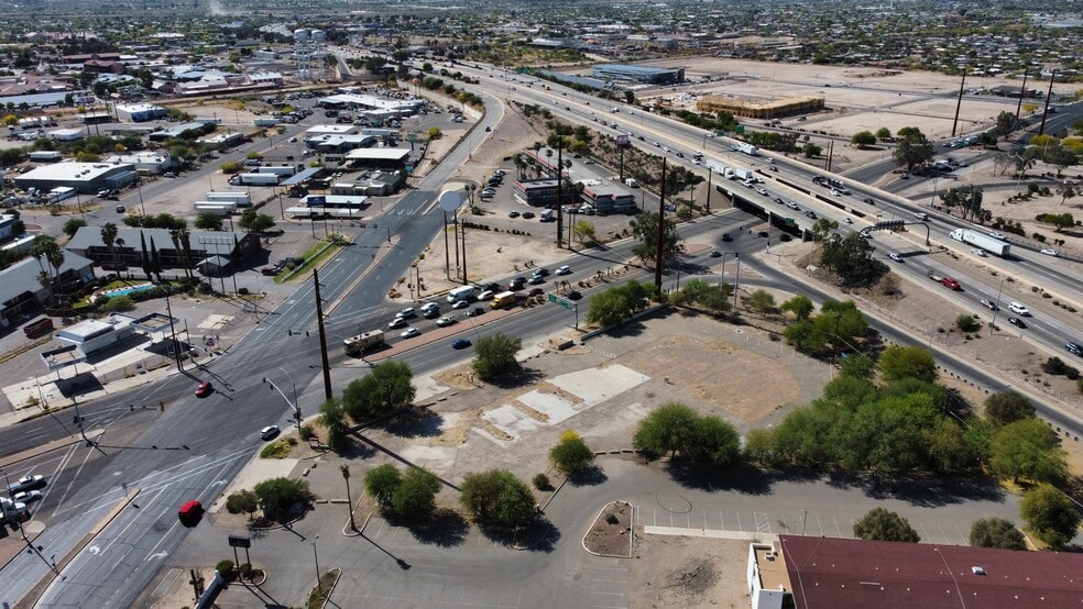 1001 E Benson Hwy, Tucson, AZ for lease - Building Photo - Image 1 of 5