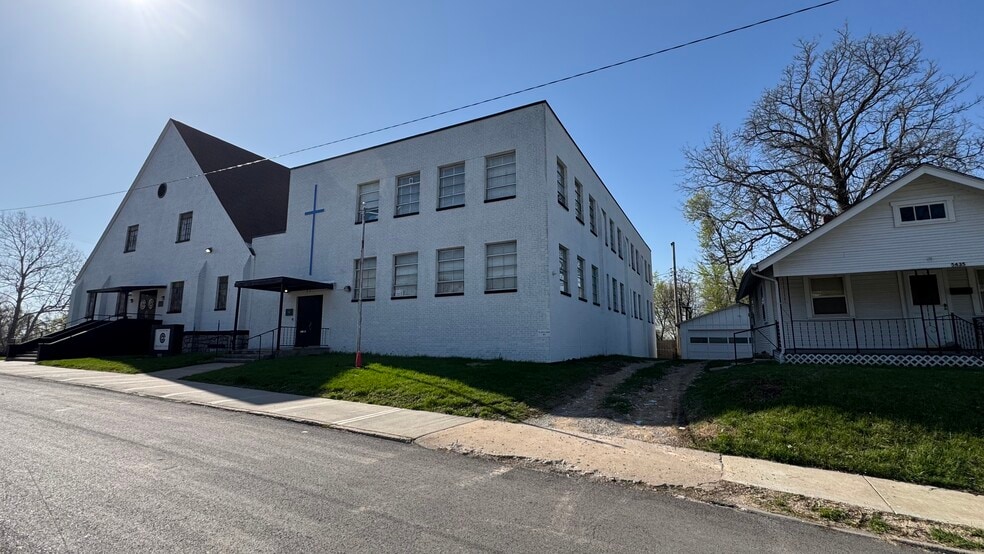 5445 E 29th St, Kansas City, MO for sale - Building Photo - Image 2 of 40