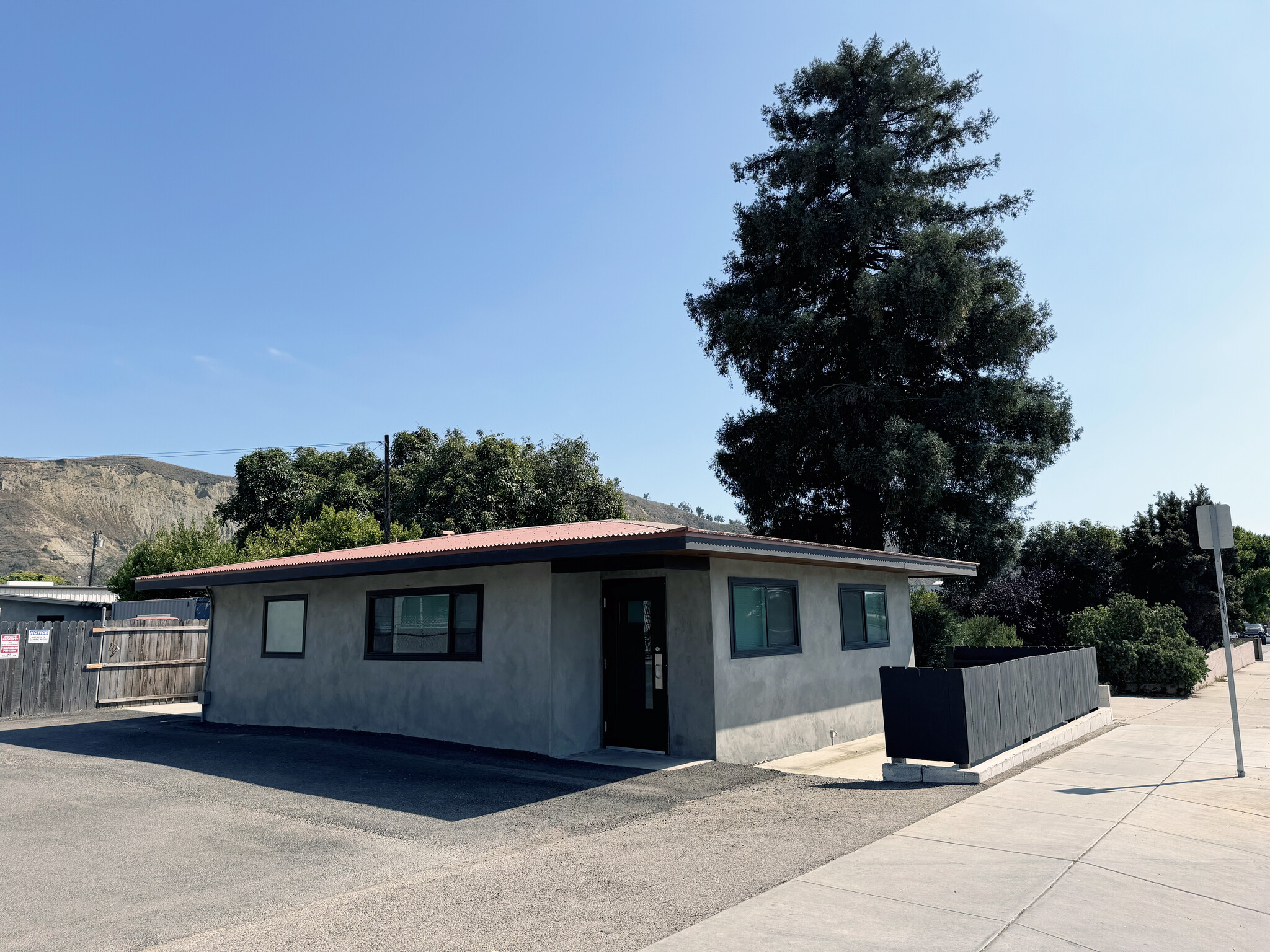 2176 N Ventura Ave, Ventura, CA for lease Building Photo- Image 1 of 16