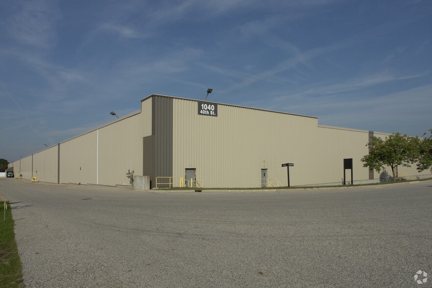 1040 40th St SE, Grand Rapids, MI for sale - Primary Photo - Image 1 of 1