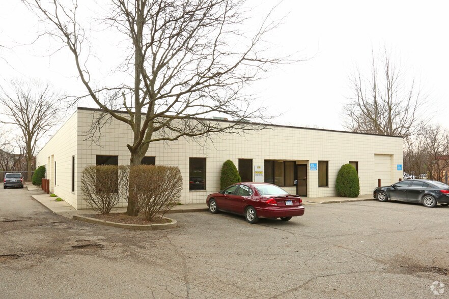 3749-3757 Varsity Dr, Ann Arbor, MI for sale - Primary Photo - Image 1 of 1